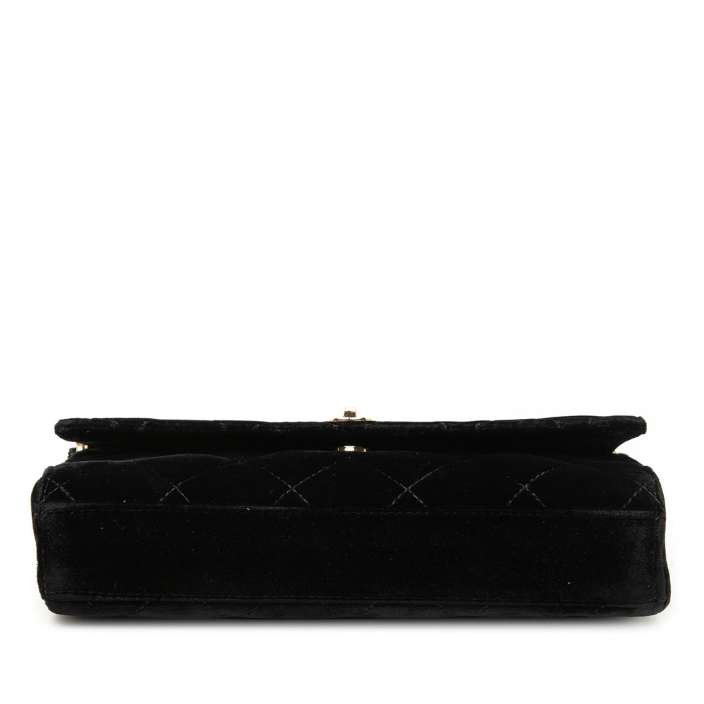 Pre-Loved Chanel CC Quilted Velvet Chain Shoulder Bag - Picture 3 of 7